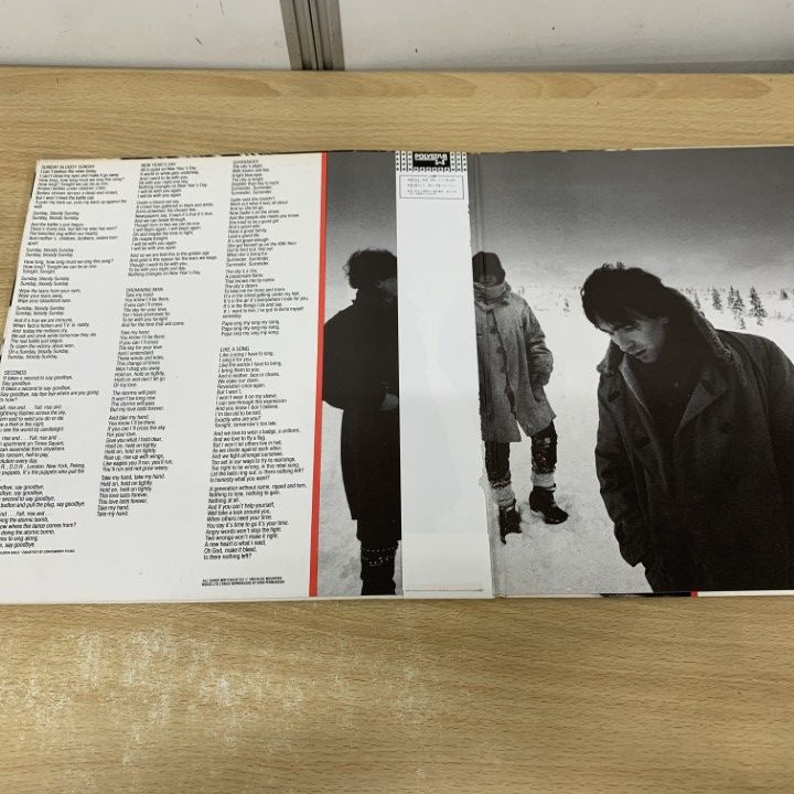 △01)【1点限り!】【帯付き】U2/WAR(闘)/ユーツー/25S-156/LPレコード