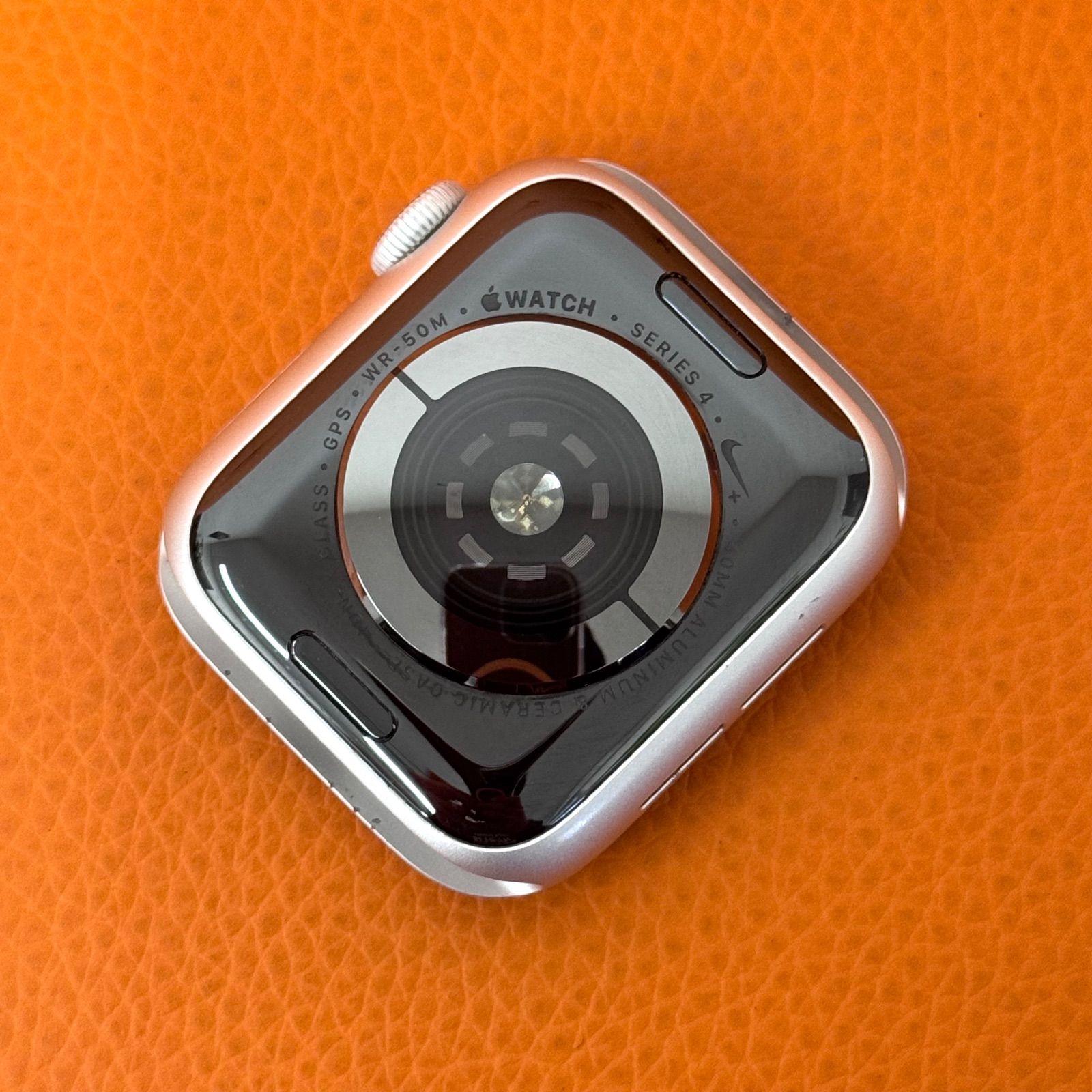 Apple Watch Nike+ Series 4 GPS 40mm シルバー MU6H2J/A - メルカリ