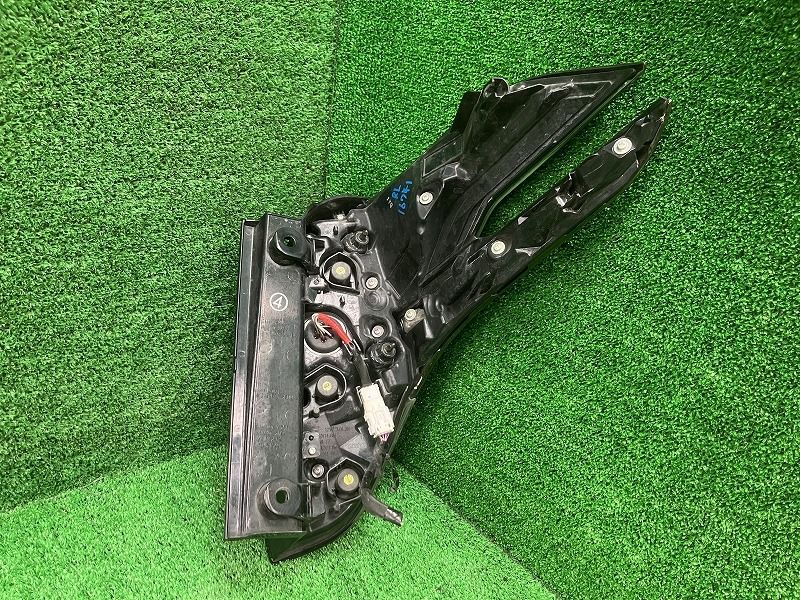 ヴェルファイア AGH35W 左テールランプ・テールライト 2.5 ゴールデン