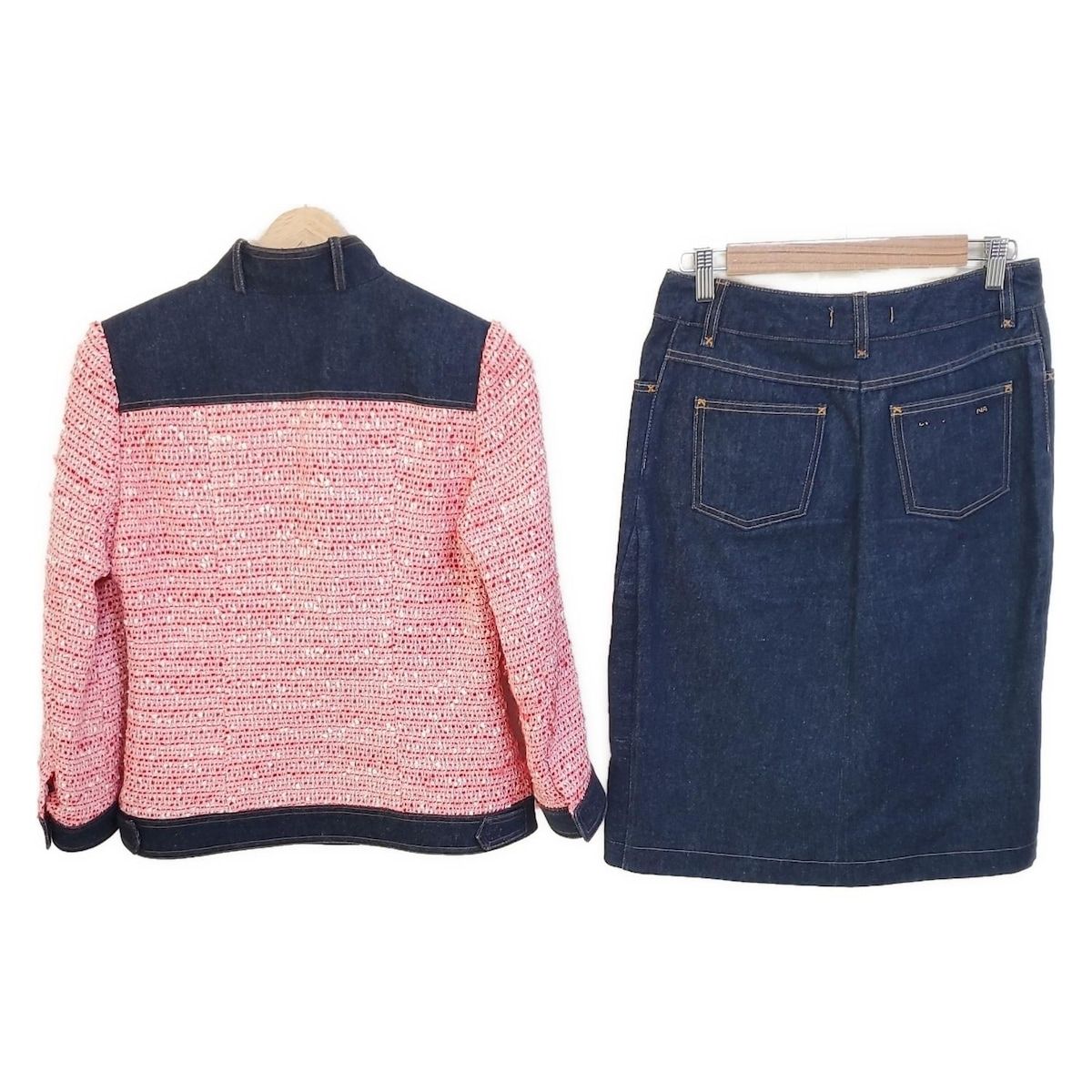 未使用タグ付　Dolce&Gabbana  スパンコール　スカートセットアップ Dolce & Gabbana アイレットディテール コーティングミニスカート