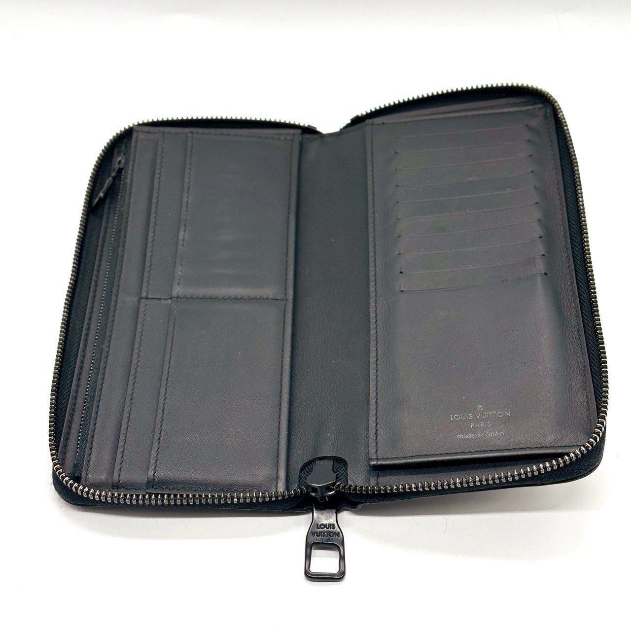 黒に宿る知性】 LOUIS VUITTON ルイヴィトン 長財布 トリヨン ジッピー