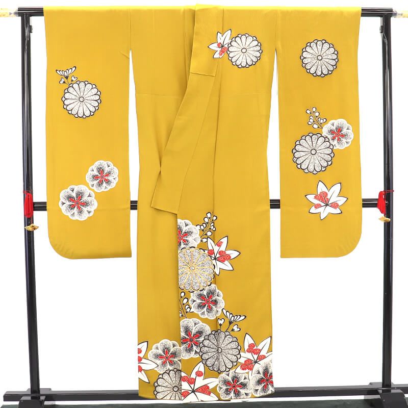 【値下げ】振袖 •長襦袢2点セット　 花柄 やさしい黄色　☆美品☆ 振袖 長襦袢 セット 千總 高島屋 扱い 重ね衿付き 黄色 花古典 成人式