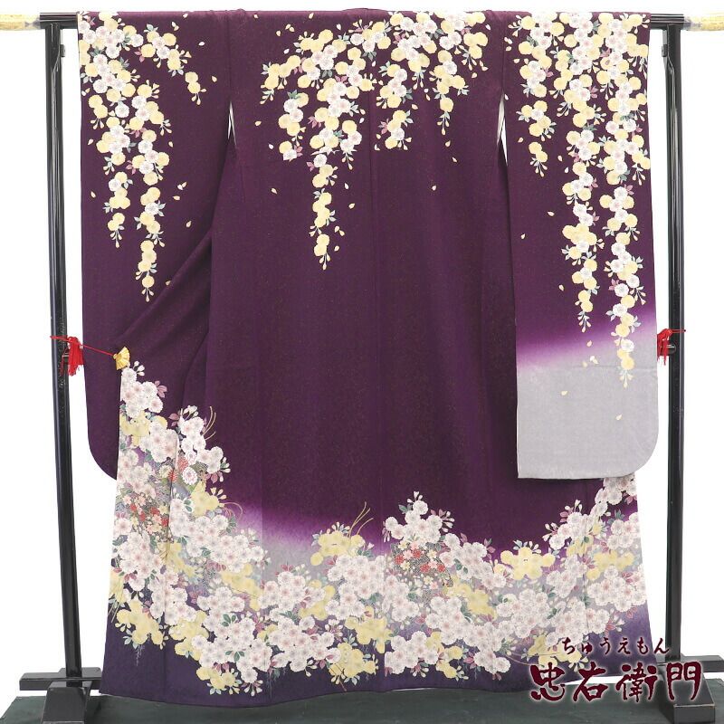 【正絹・仕立て上がり】 振袖 紫 桜 古典 成人式 前撮り C57 送料無料】【中古】 振袖 正絹（展示品 ランクS 黒 赤 桜 紅葉 絞り調