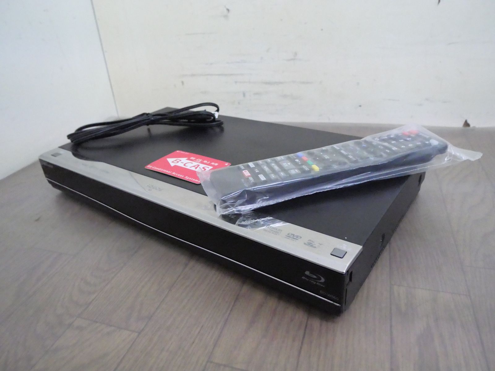 500GB BD-W560 リモコン付 シャープ BDレコーダー 2番組同時録画 管