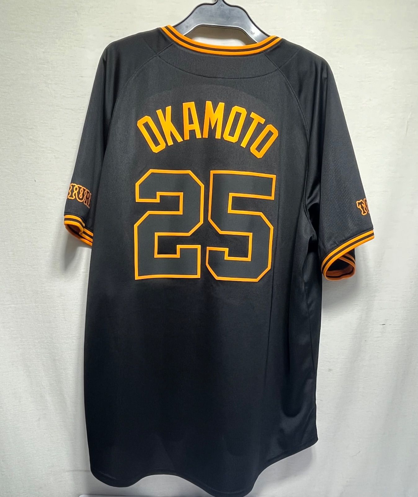 ▽ジャイアンツ 岡本和真 25番 ユニフォームシャツ XLサイズ 10144