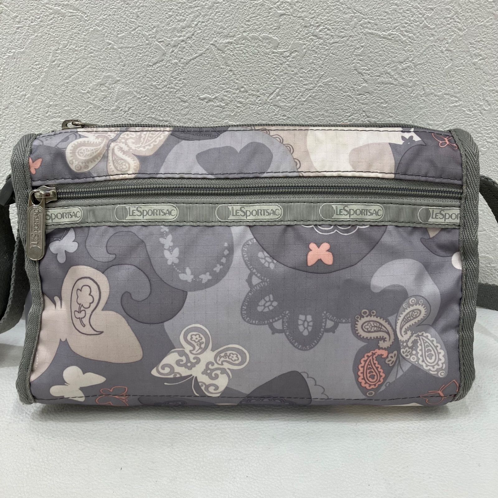 【レスポートサック】バタフライ柄 ショルダートート 蝶々 蝶 グレー×ピンク 蝶々デザイン/リバーシブル 【LeSportsac】レスポートサック ポーチ
