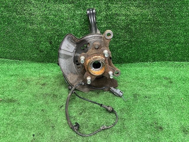 スイフト ZD83S 右フロントナックルハブ XRリミテッド カメラパッケージ 4WD 45111-52R00 ZWP