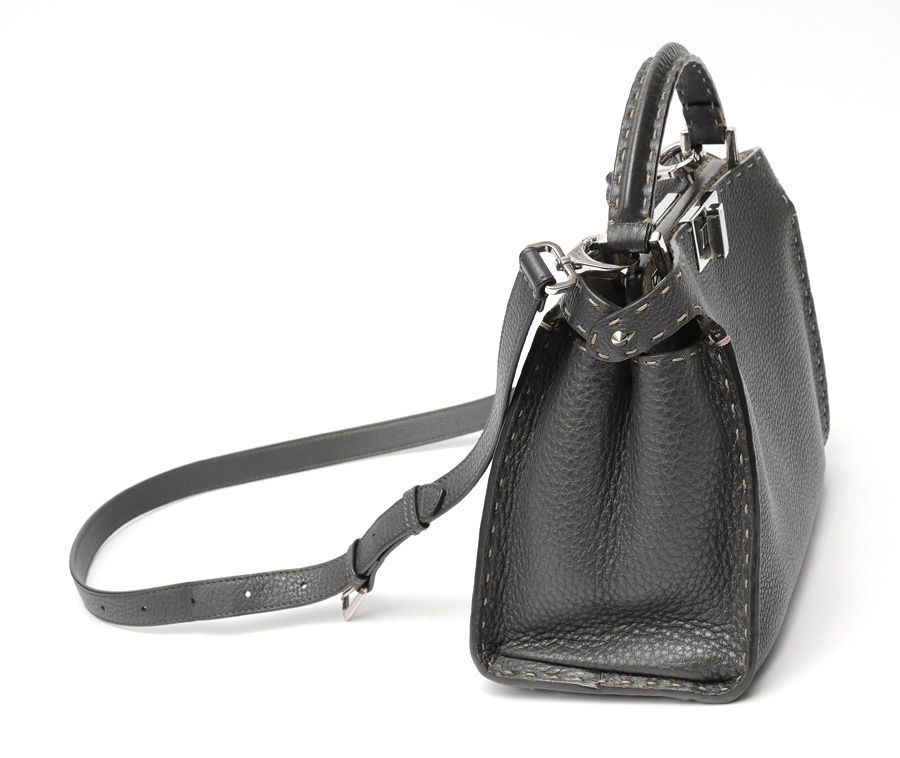 フェンディ / FENDI ピーカブー アイコニック エッセンシャリー 8BN302