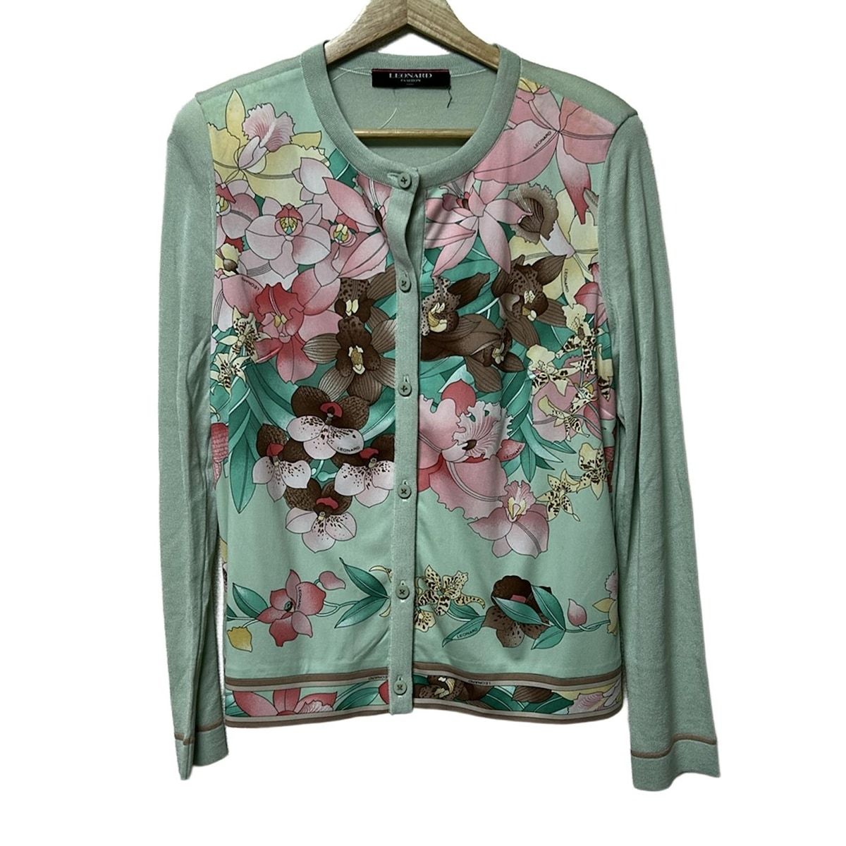 レオナール　カーディガン　大きいサイズ42 高級✨カンカン✨　花柄　レザー レオナール カーディガン 大きいサイズ42 高級✨カンカン✨ 花柄