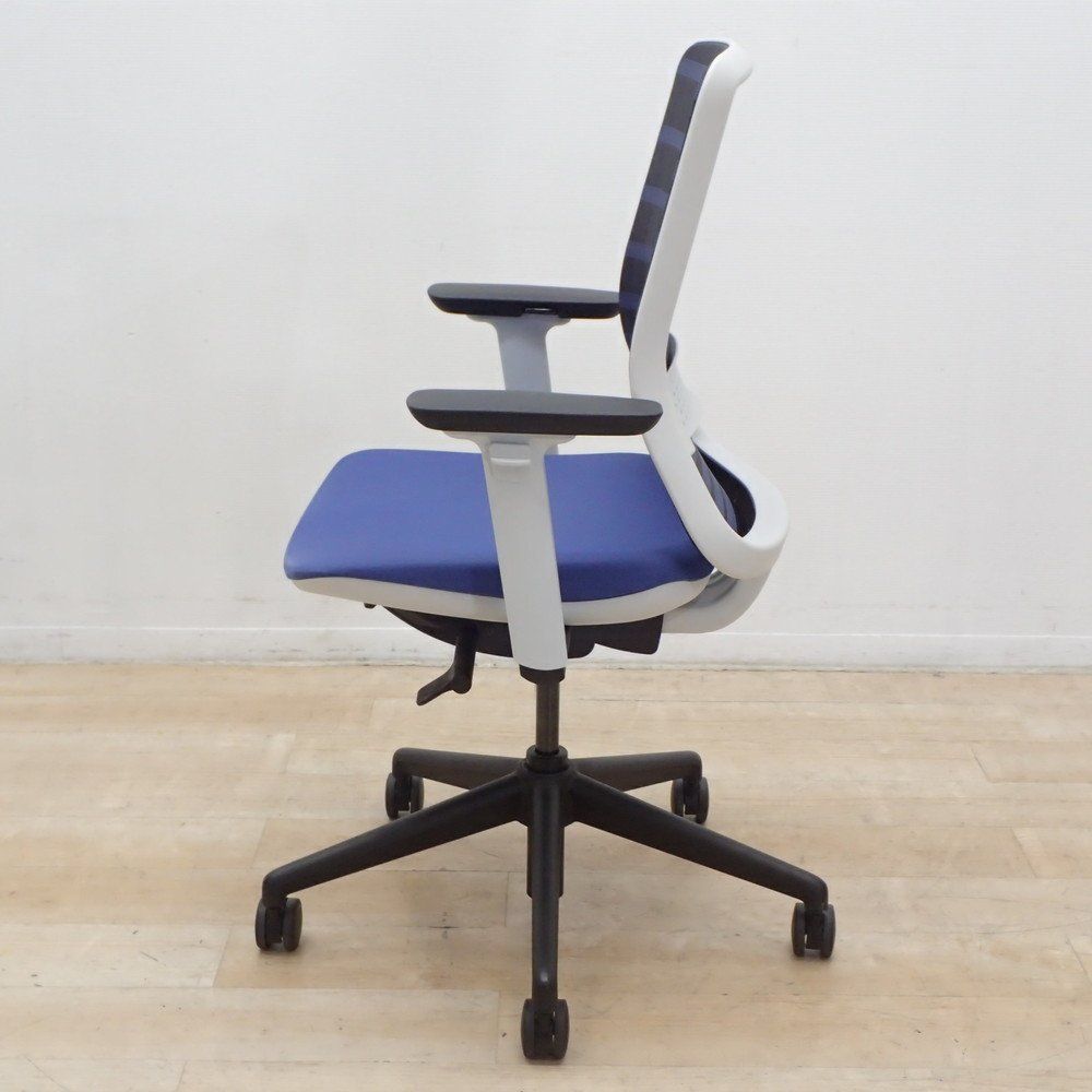 コプラス 関家具 トニックチェア 肘付オフィスチェア ブルー ホワイト 