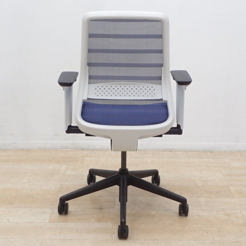 コプラス 関家具 トニックチェア 肘付オフィスチェア ブルー ホワイト 