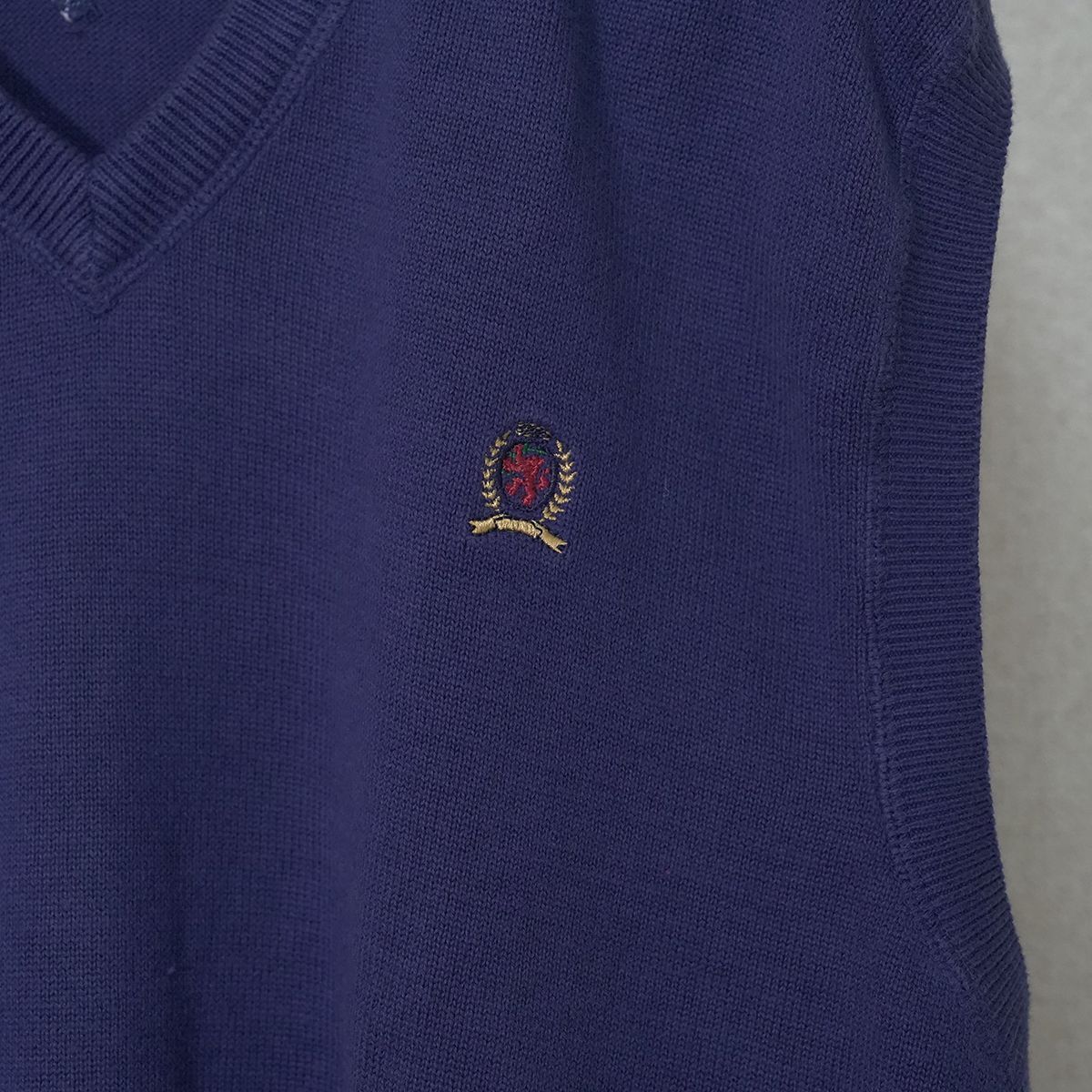 Tommy Hilfiger（トミーヒルフィガー） Vネック ニットベスト ネイビー 