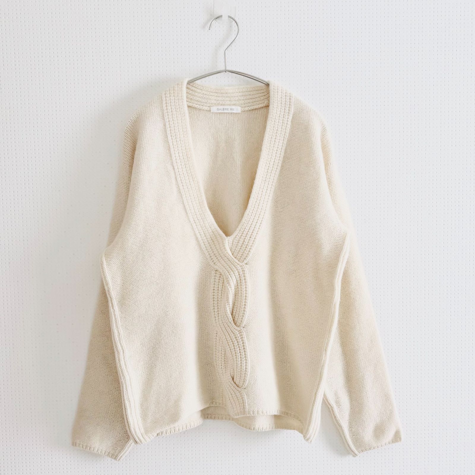 GALERIE VIE ギャルリー・ヴィー ウール100％ 深Vネックニット 太