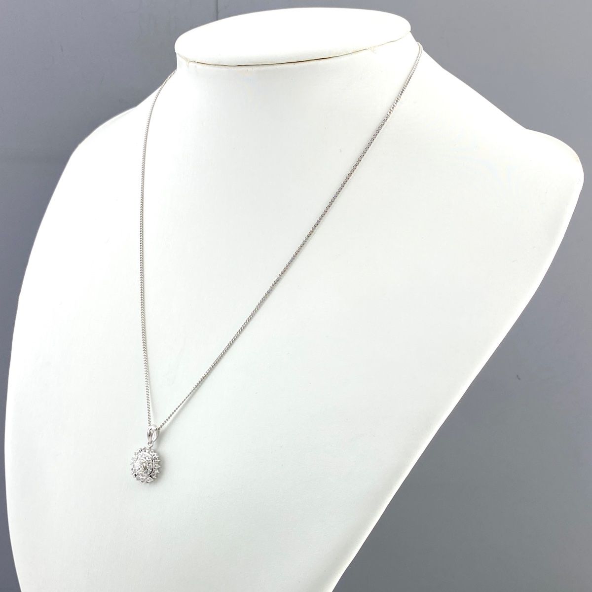 ダイヤモンド デザインネックレス プラチナ ペンダント メレダイヤ