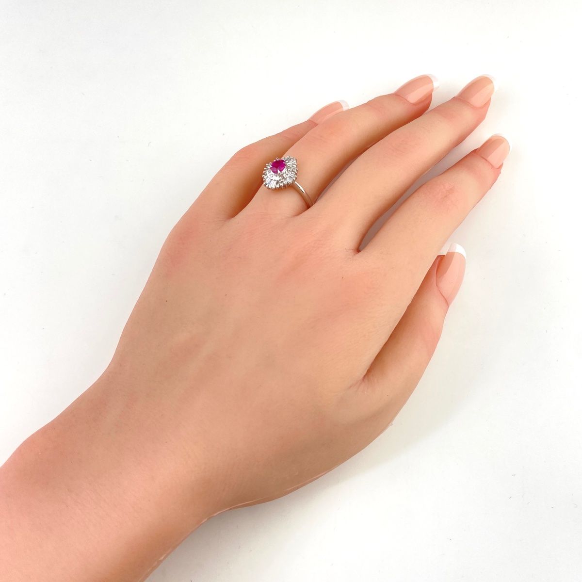 ルビー デザインリング プラチナ 指輪 メレダイヤ リング 12号 Pt900