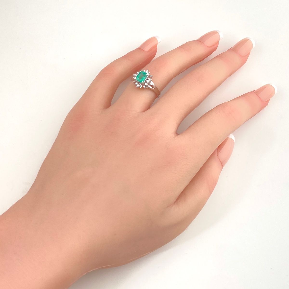 13号エメラルド&ダイヤのプラチナリング 楽天市場】プラチナ900/K18コンビ 天然エメラルド&ダイヤモンド リング