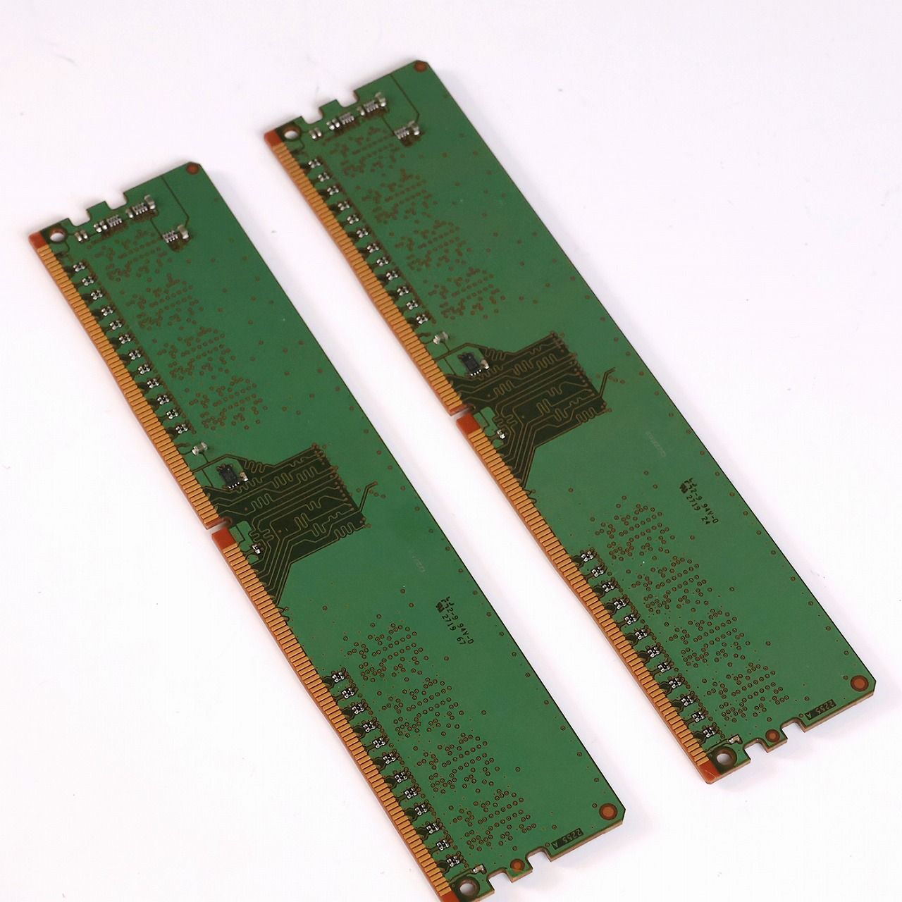 DDR4 メモリ　8GBx2 中古 PC用メモリx2 8GB DDR4-3200 Crucial CT8G4DFS832A.8FE1 8GB