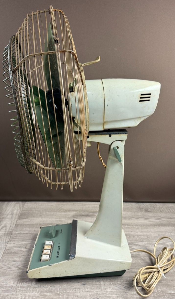 【希少昭和レトロ】三菱扇風機D35-L2型 三枚羽 細目扇 色調オリーブ 動作品 希少昭和レトロ】三菱扇風機D35-L2型 三枚羽 細目扇 色調オリーブ 動作