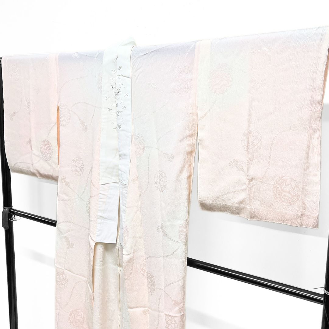 長襦袢　襟に刺繍　鞠　水引　芝草　梅花　芝草　竹　着物　124b d ms 長襦袢 襟に刺繍 鞠 水引 芝草 梅花 芝草 竹 着物 124b d ms - メルカリ