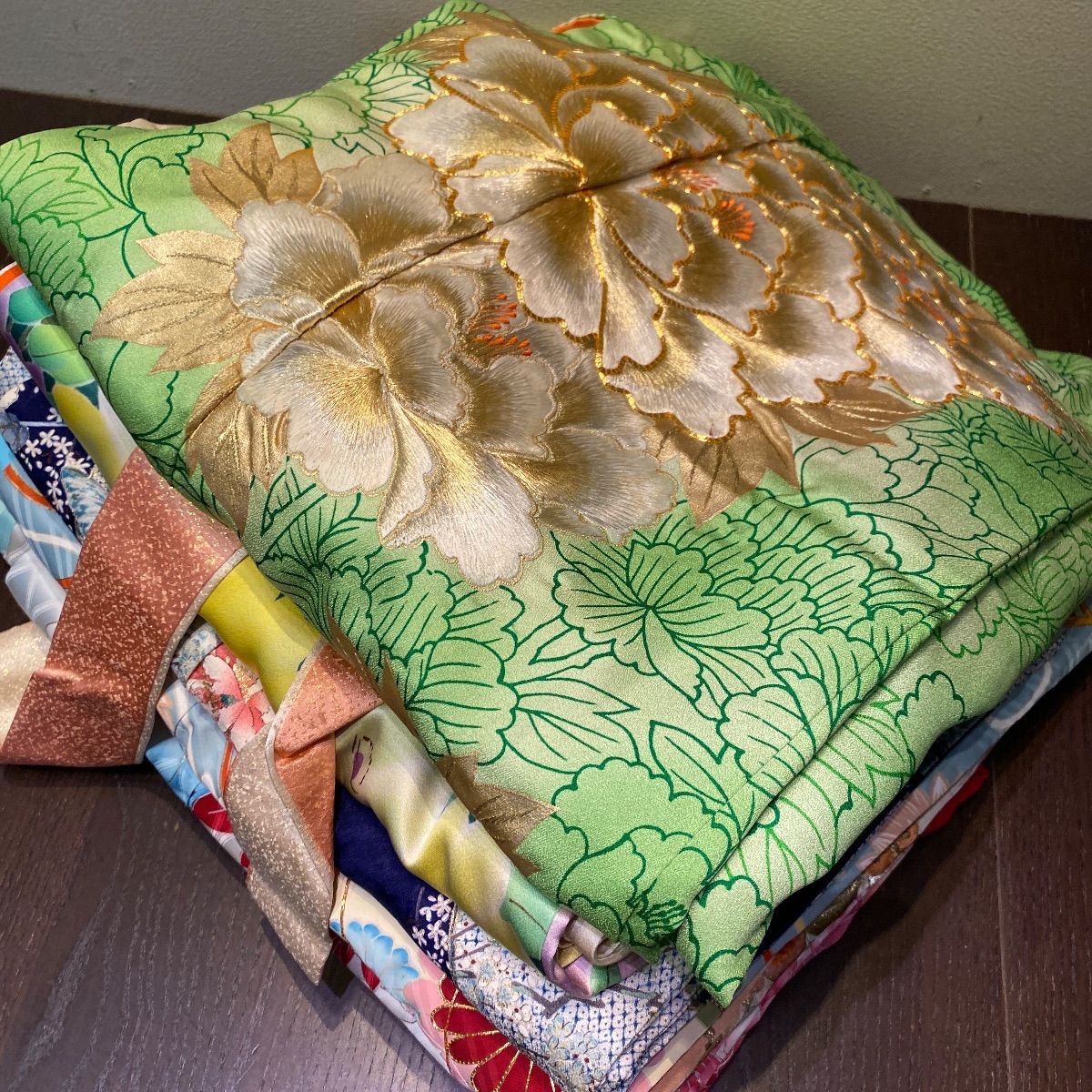 まとめ売り】正絹振袖7枚 リメイク素材 ハンドメイド向け - メルカリ
