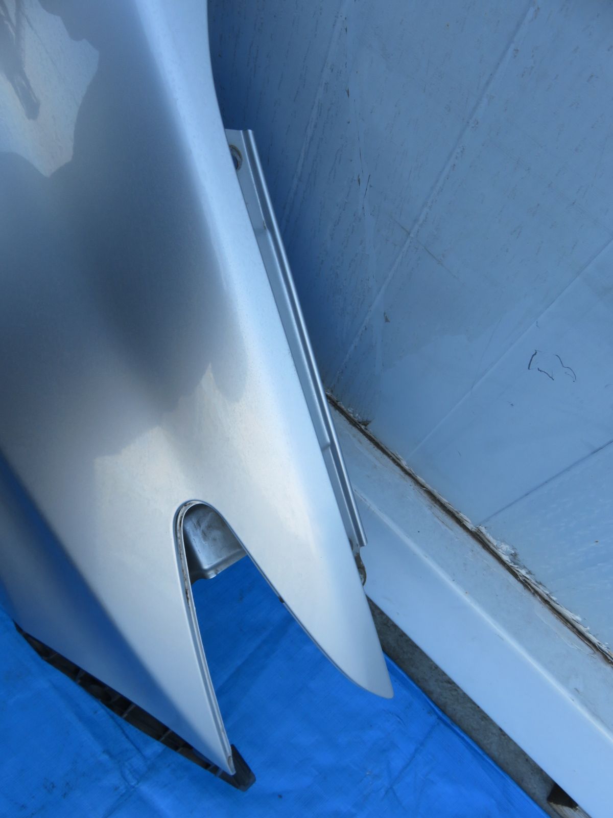 中古品ZVW30 トヨタ　30プリウス カラーNO 1FＣ　フェンダー シルバー ☆SFC4215/プリウス30系 ZVW30/ZVW35 前期 純正 (右側) 運転席側