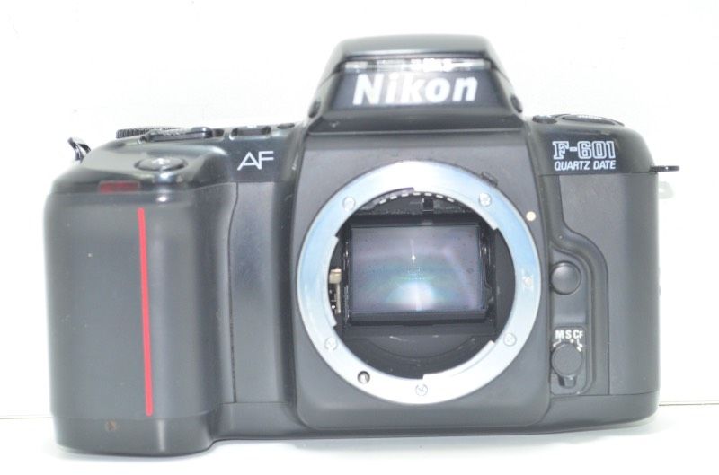 送料無料】 ニコン NIKON F-601 Quartz Date AF 一眼レフ フィルム