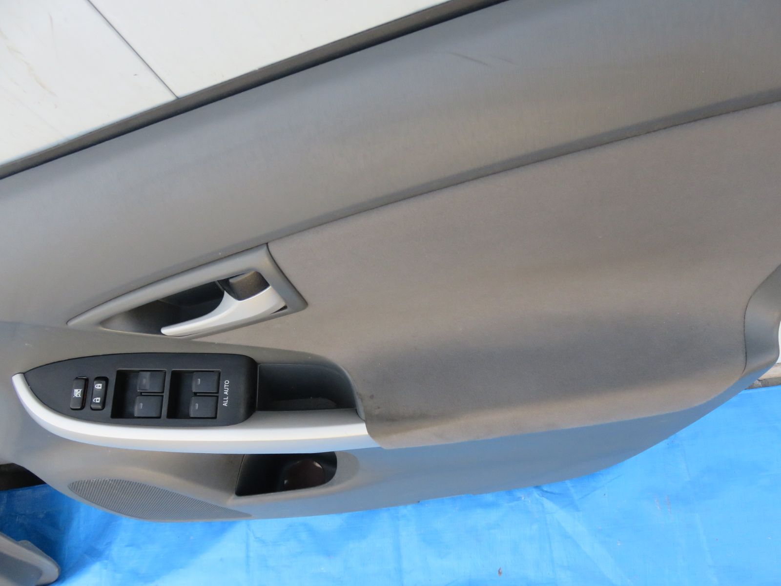 ☆SFC4219/プリウス30系 ZVW30/ZVW35 前期 純正フロント/リア