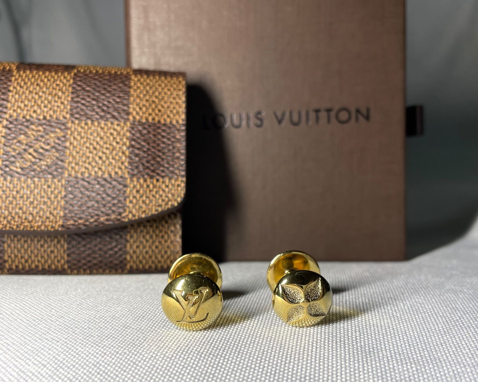 美品 LOUIS VUITTON ルイヴィトン LV ブトン ドゥ マンシェット カフス