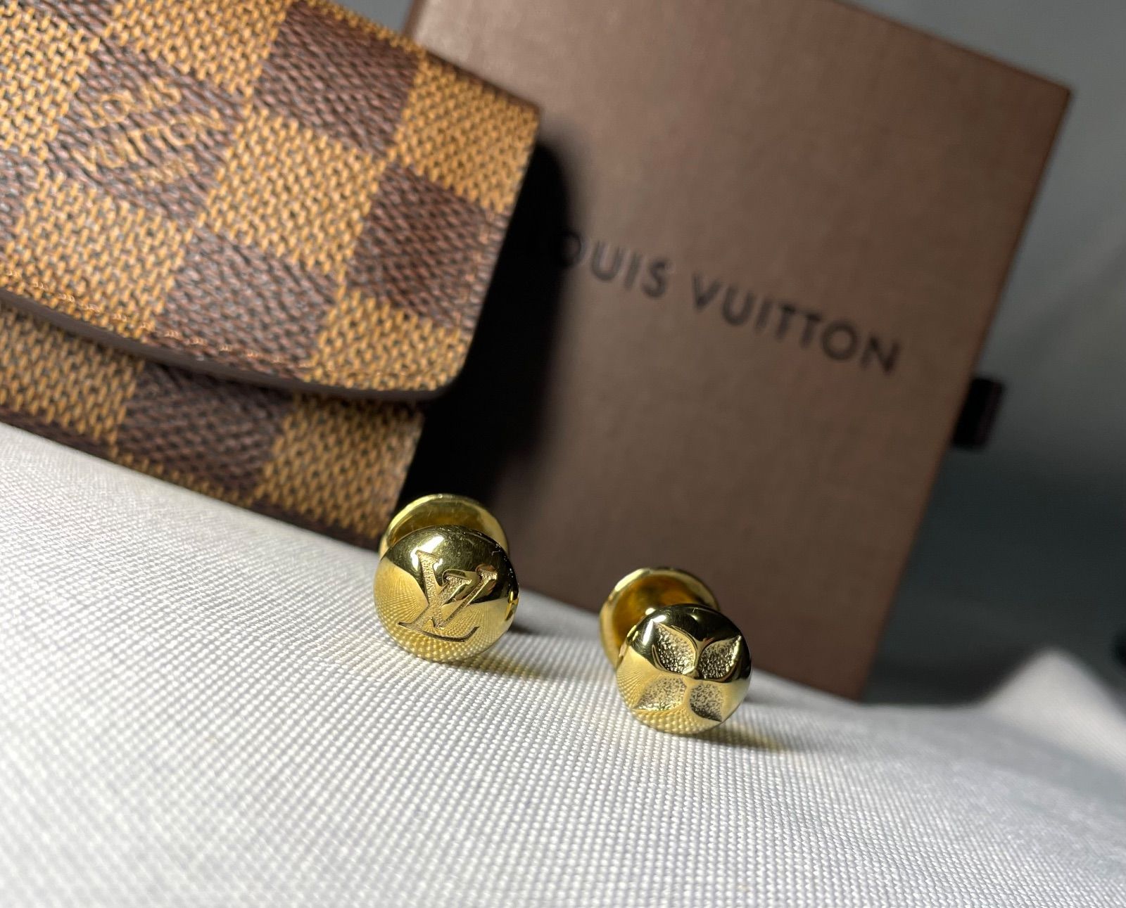 ルイヴィトン　カフス　ブトン　ドゥ　マンシェット　ゴールドカラー 美品 LOUIS VUITTON ルイヴィトン LV ブトン ドゥ マンシェット カフス