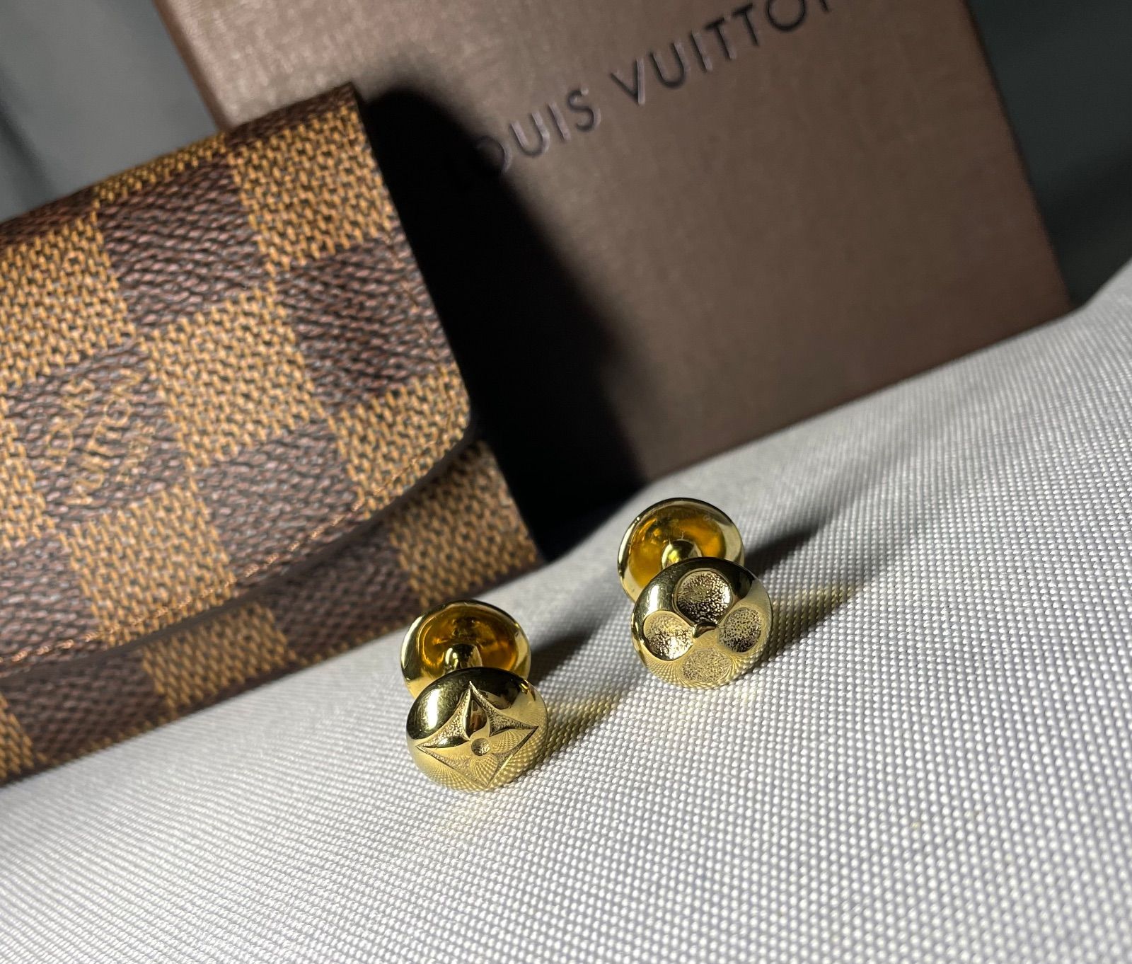 美品 LOUIS VUITTON ルイヴィトン LV ブトン ドゥ マンシェット カフス