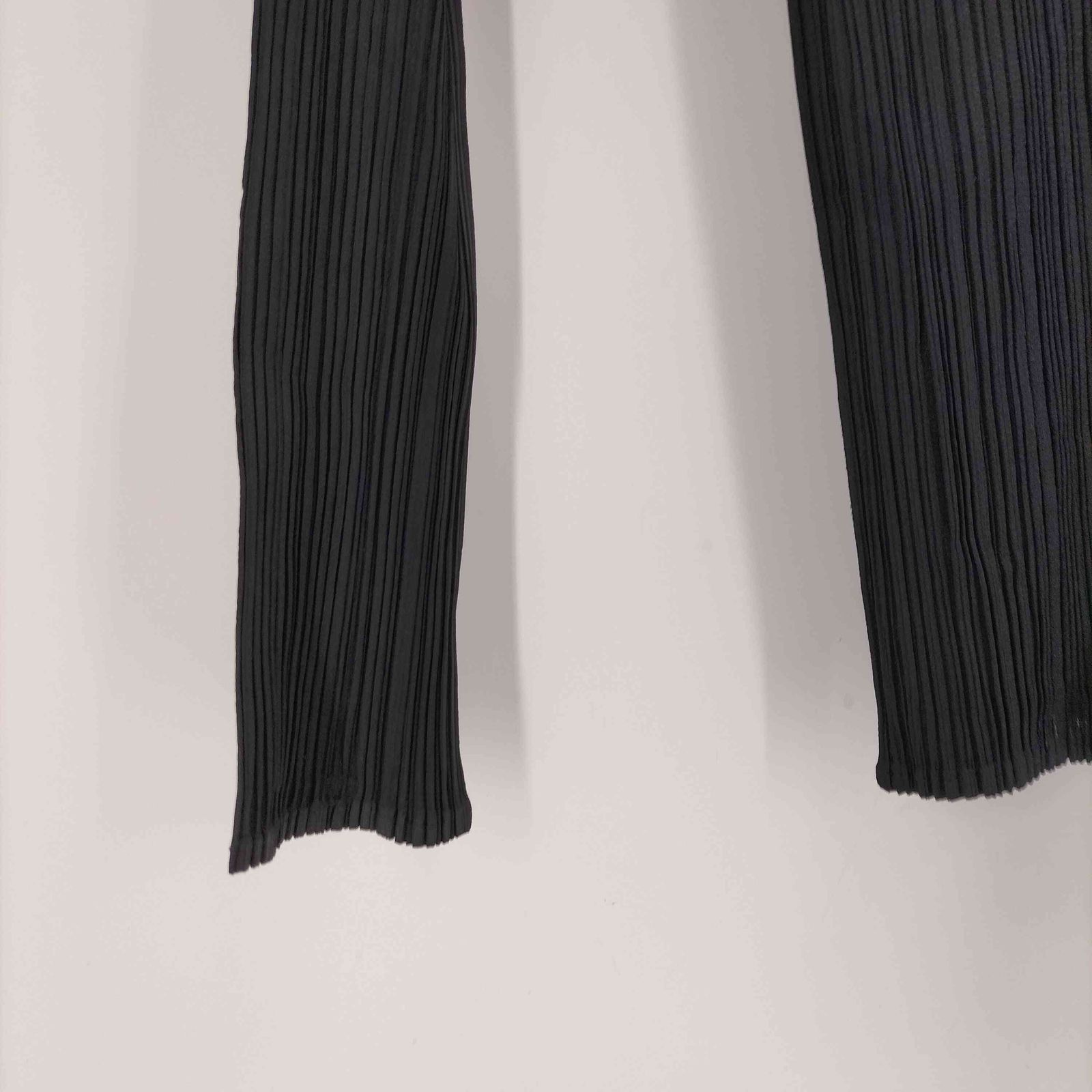 美品♡プリーツプリーズイッセイミヤケ/モックネック変形プリーツカットソー/3 プリーツプリーズ イッセイミヤケ モックネック プリーツ カットソー