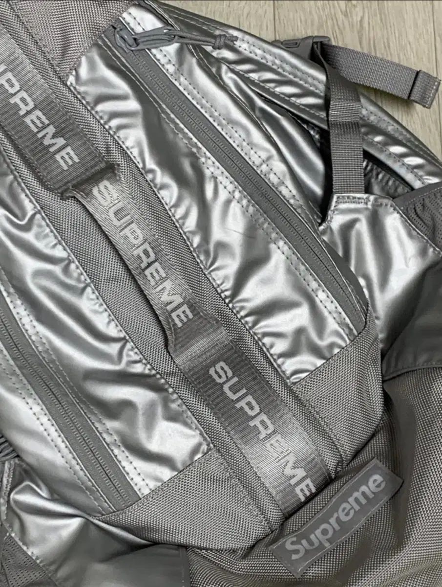 シュプリーム バックパック シルバー 22FW Supreme Backpack Silver