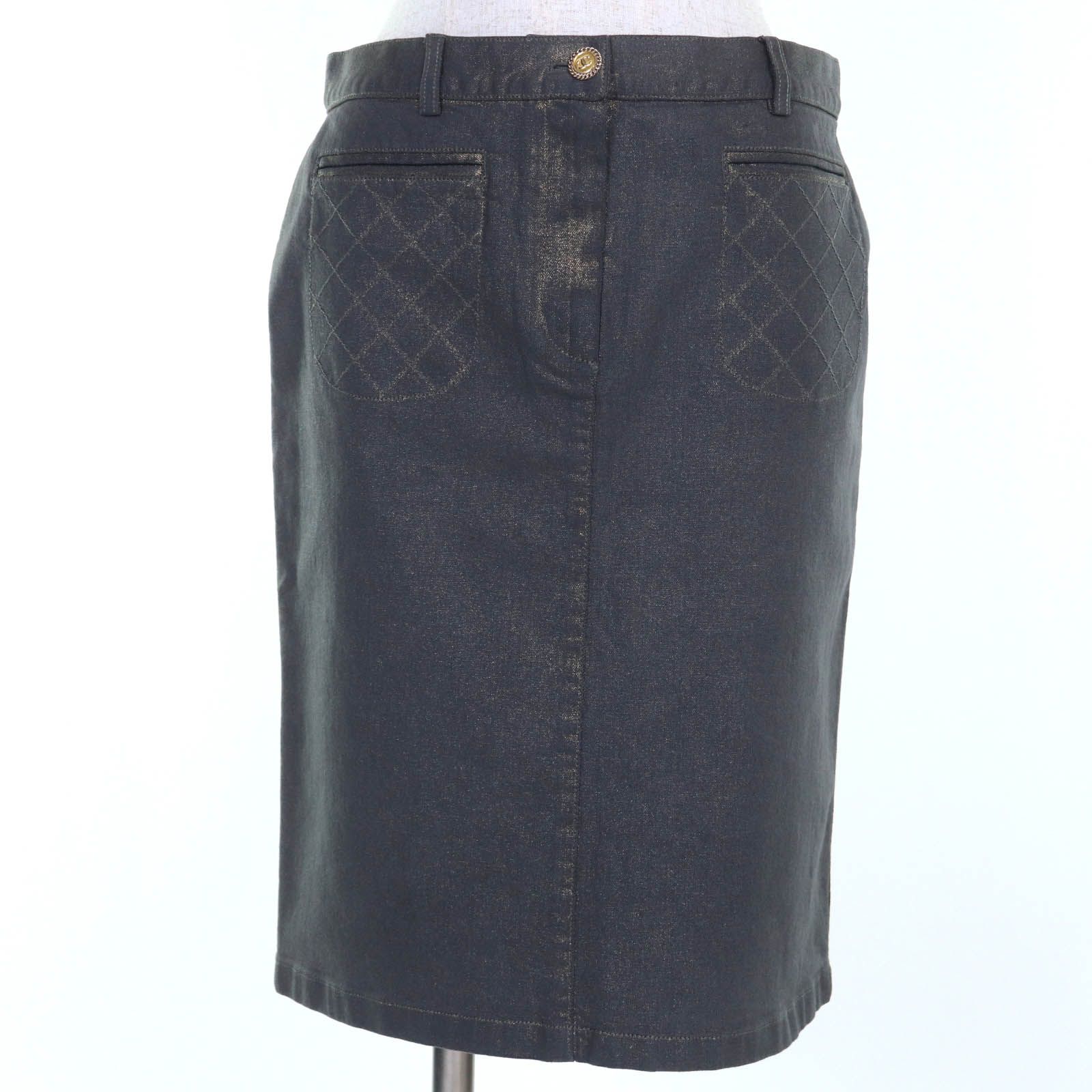 極美品◇CHANEL シャネル 05A P26775V16963 ココマークボタン付き