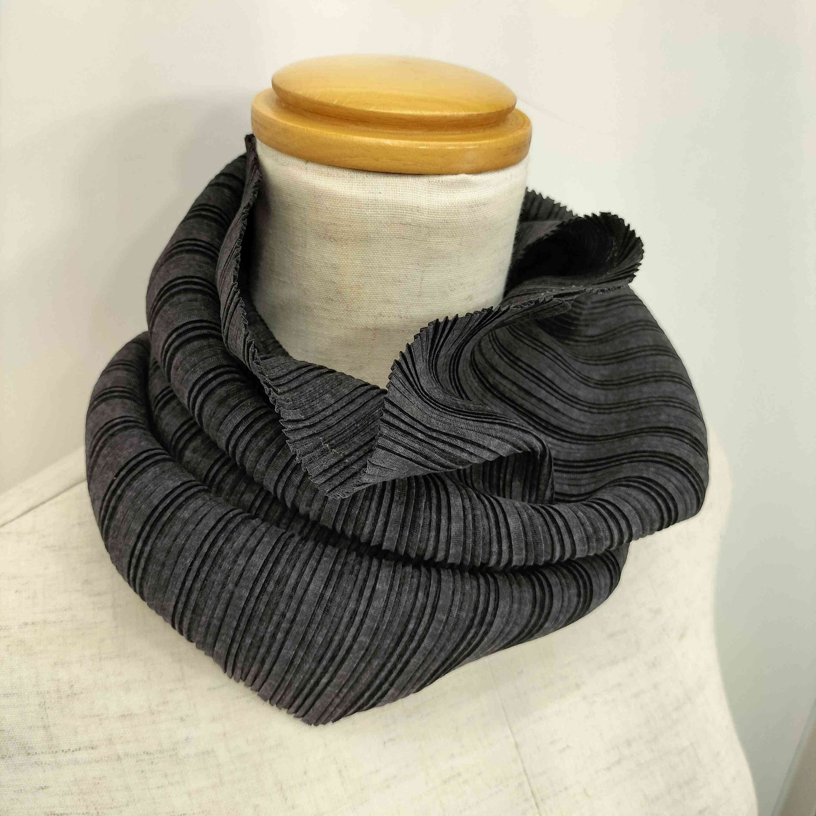 未使用◆プリーツプリーズ イッセイミヤケ オーチューブ ネックウォーマー 首巻 価格ファッション - 未使用品 プリーツプリーズ イッセイミヤケ オー