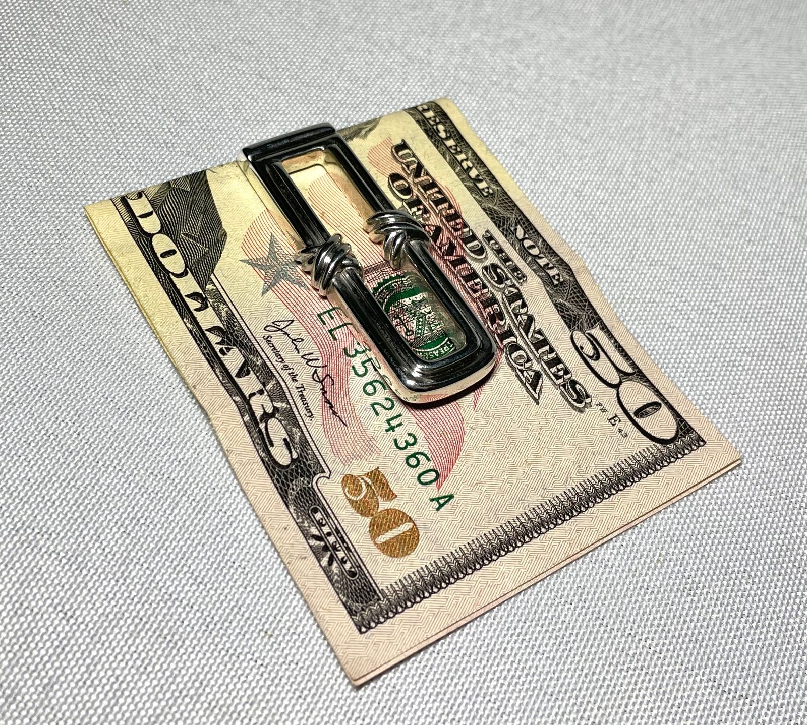 ティファニー　シグネチャークロス　ダブルコラボ TIFFANY ティファニー シグネチャー ダブルクロス マネークリップ