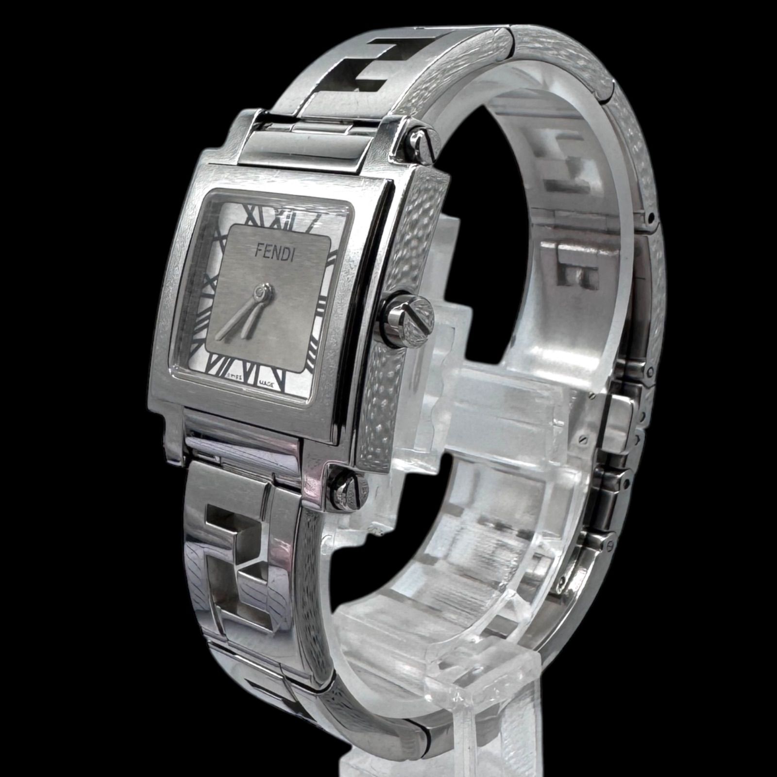 新品電池稼働 FENDI フェンディ オロロジ スクエア ズッカ レディース
