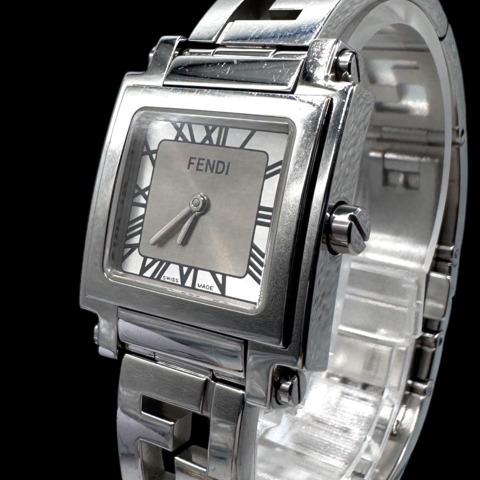 フェンディ FENDI 710L 腕時計 ズッカ スクエア 【新品電池交換済】 新品電池稼働 FENDI フェンディ オロロジ スクエア ズッカ レディース