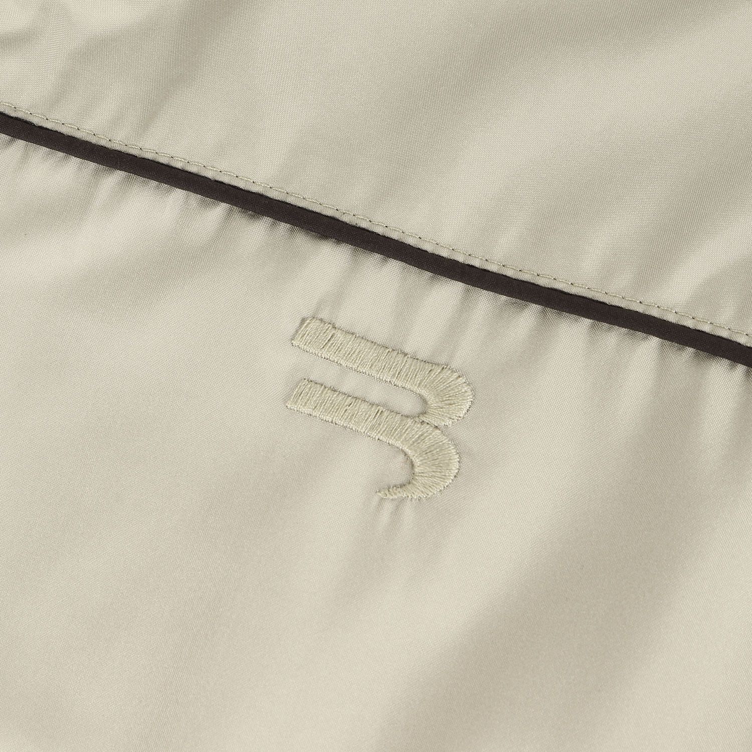 BALENCIAGA ベージュ ナイロンジャケット BALENCIAGA（ナイロンジャケット ・ ベージュ系）のフリマアイテム一覧