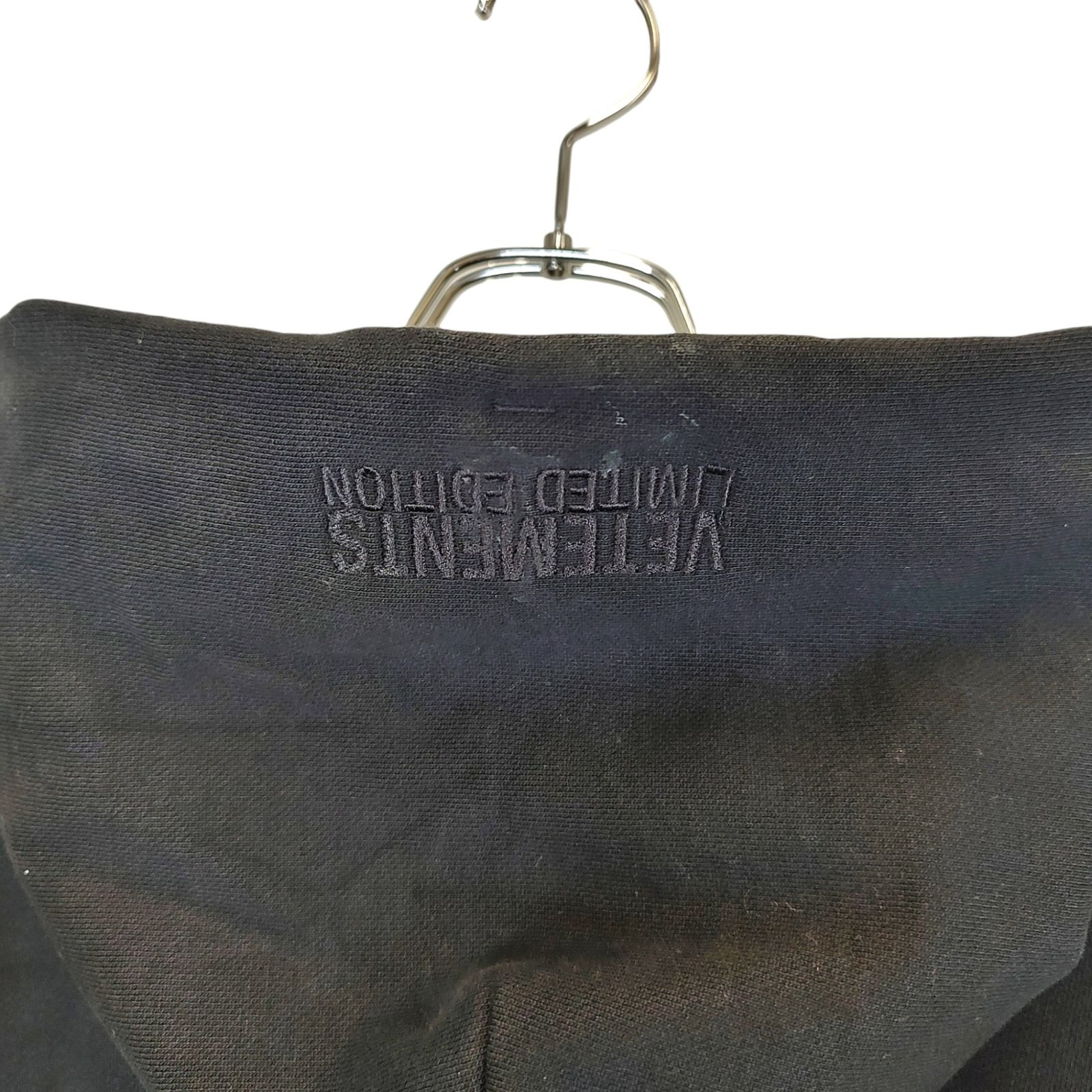 VETEMENTS ヴェトモン 24AW エンブロイダリー トーナルロゴ プル