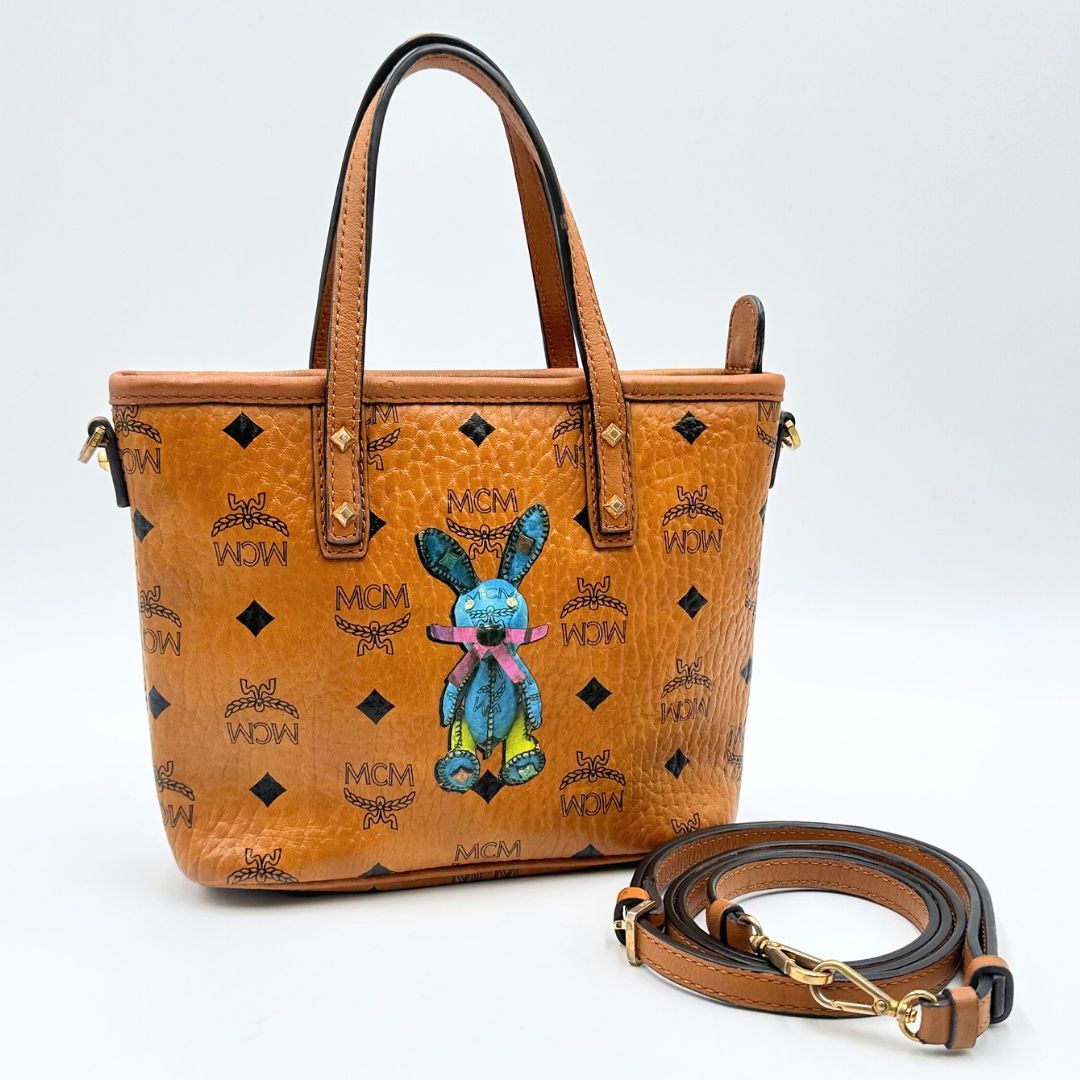 【美品】MCM ショルダーバッグ　ヴィセトス　ロゴプレート　レザー　ブラウン MCM - MCM ショルダーバッグ ヴィセトス レザー ブラウンの通販 by