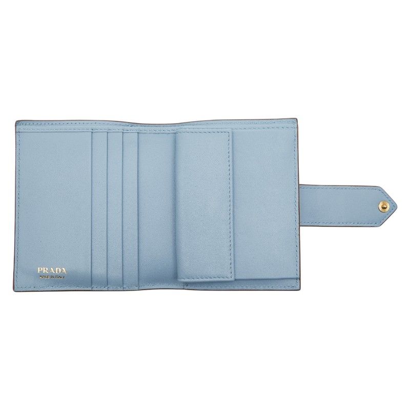 現行 未使用級✨プラダ 二つ折り財布 サフィアーノレザー 三角ロゴ 水色 現行 未使用級 プラダ 二つ折り財布 サフィアーノレザー 三角ロゴ 水色