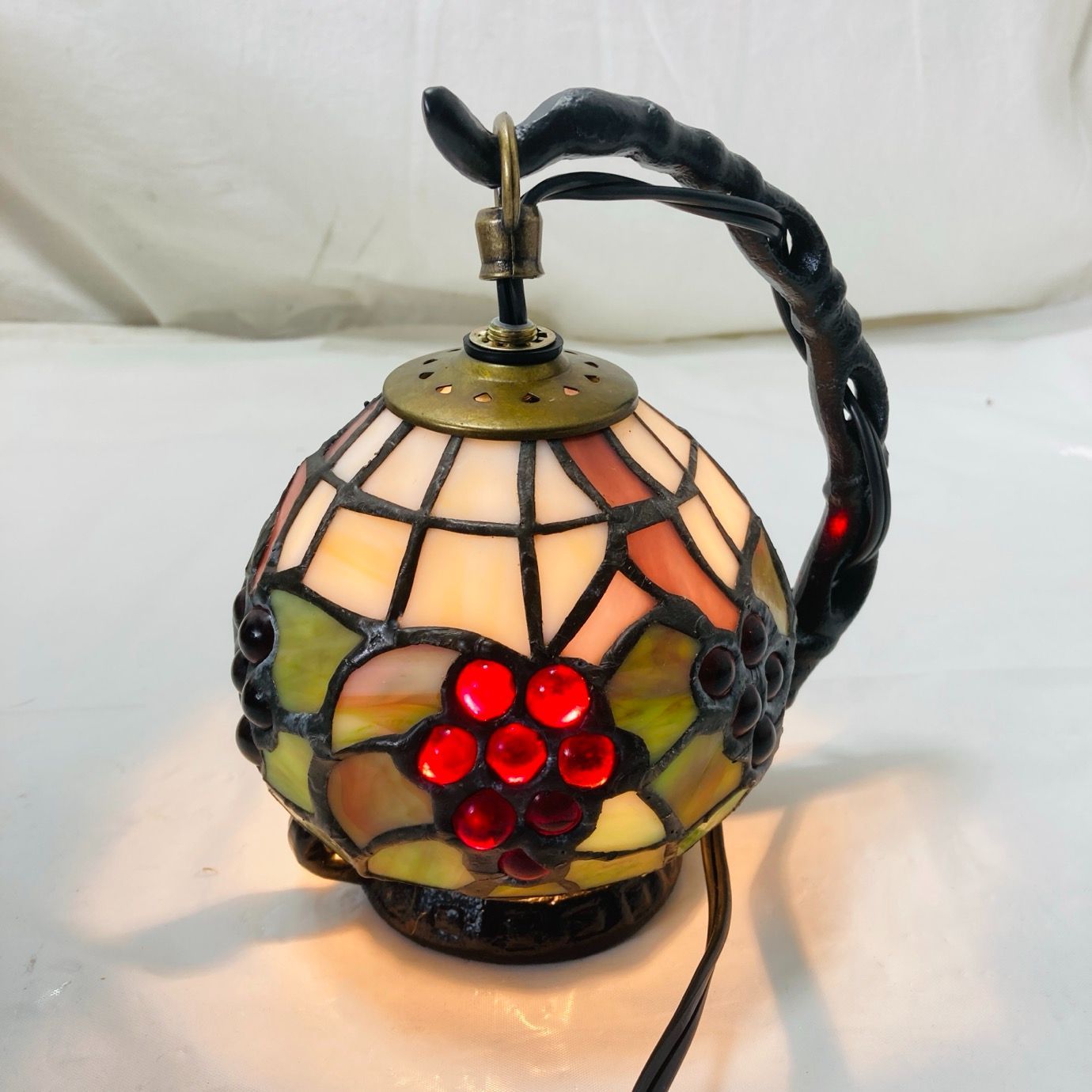 ステンドグラス アンティーク調 ランプ 卓上スタンド 葡萄 ぶどう 動作