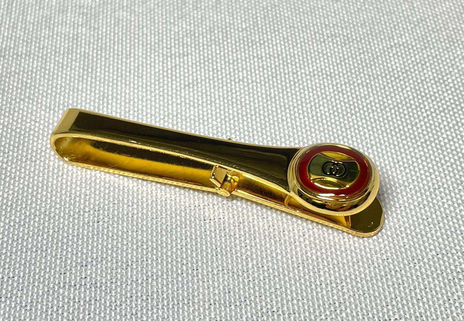 美品 グッチ タイピン インターロッキング 24KGF GG柄 ゴールド 美品 グッチ タイピン インターロッキング 24KGF GG柄 ゴールド 【公式