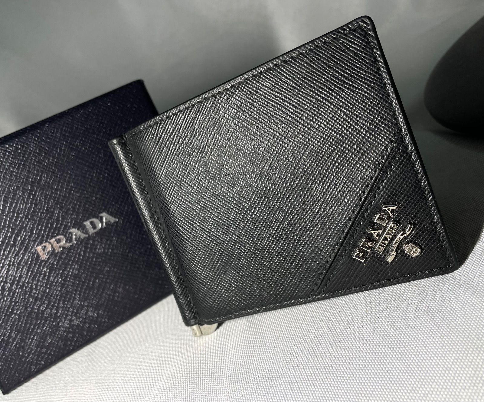 PRADA プラダ サフィアーノ ブラックレザーマネークリップ 黒 ブラック