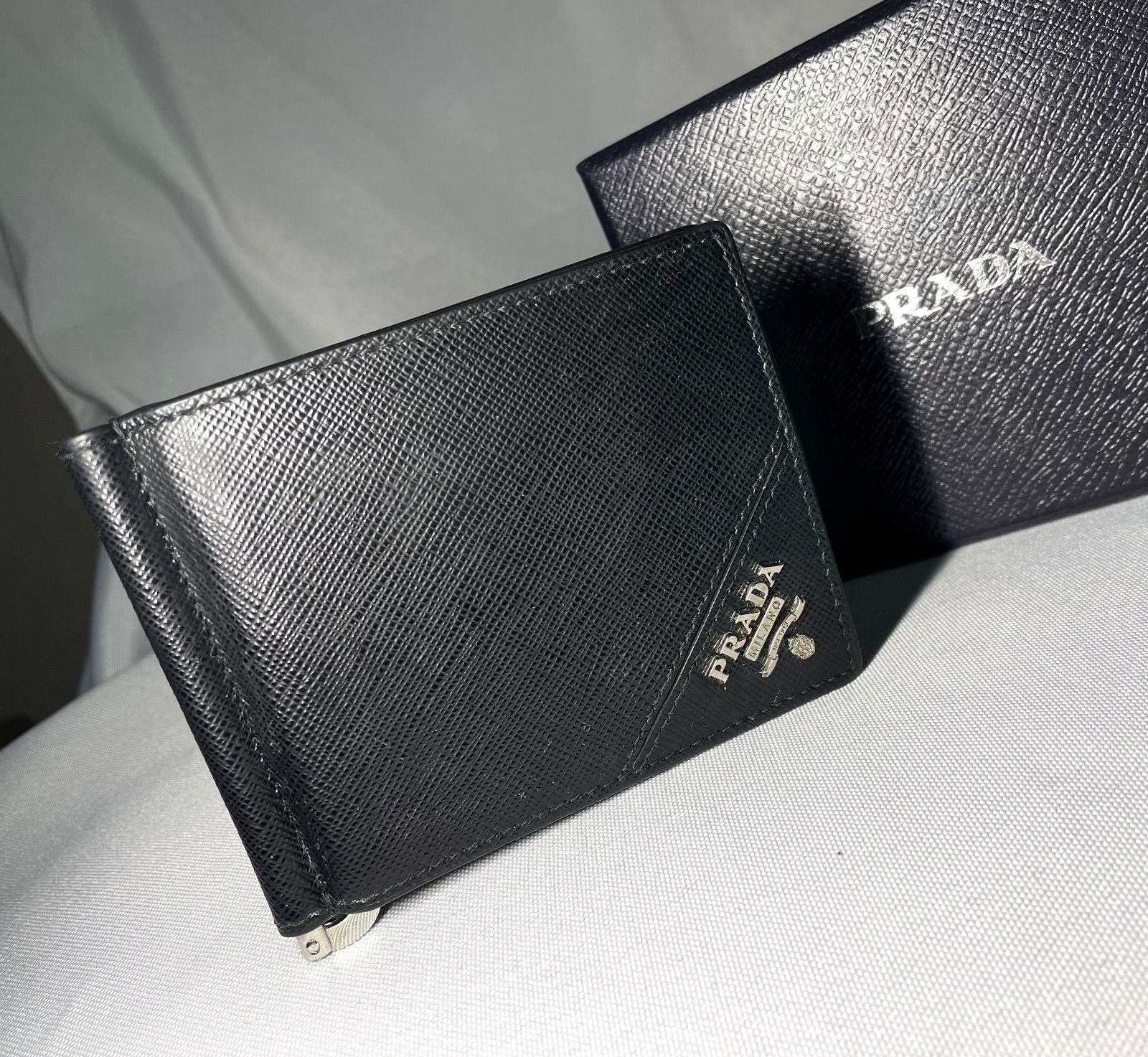 【美品】PRADA ブラック マネークリップ PRADA マネークリップ黒 PRADA プラダ マネークリップ 小銭入れ付き