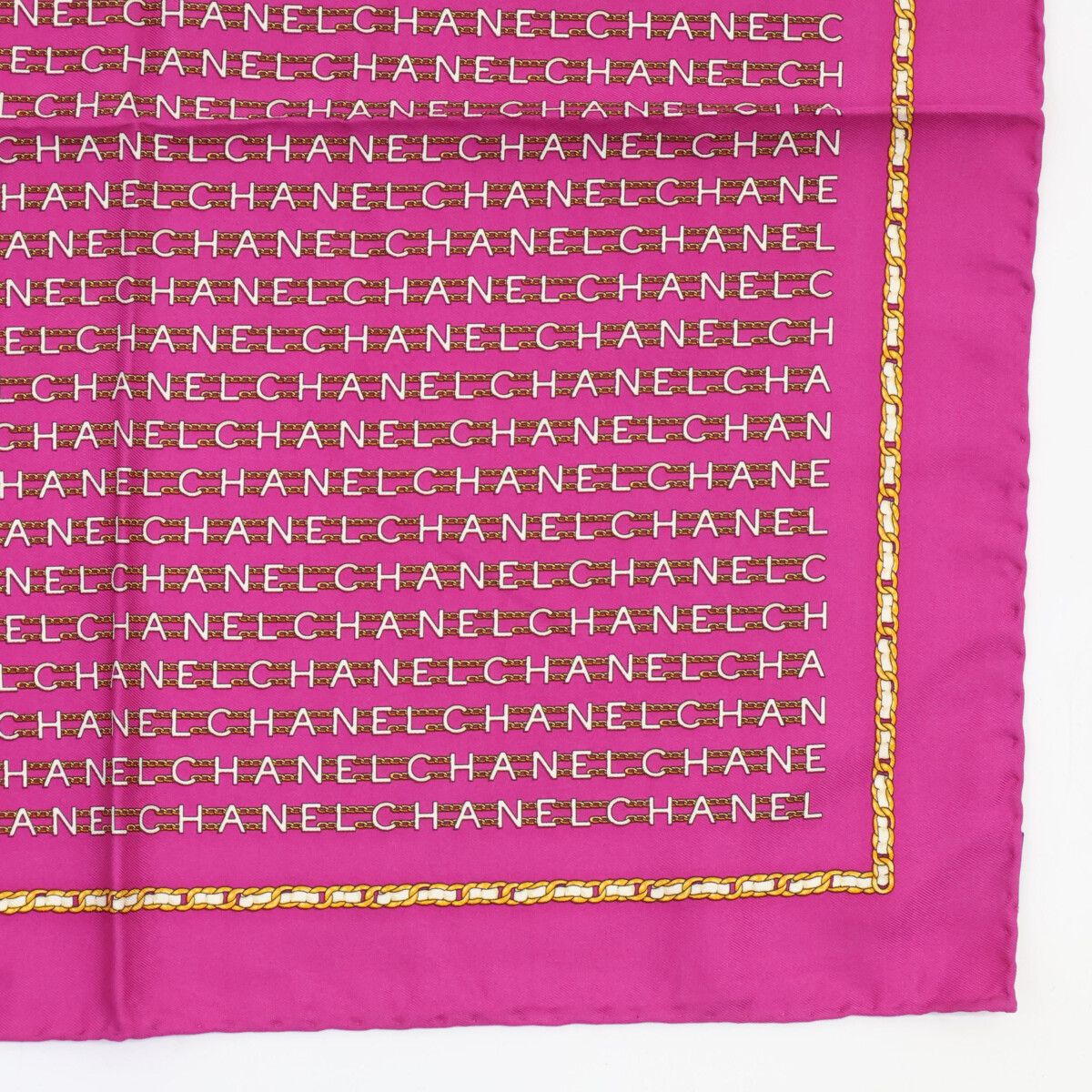 CHANEL シャネル 【美品】チェーンロゴ 総柄 シルク バンダナ ミニ