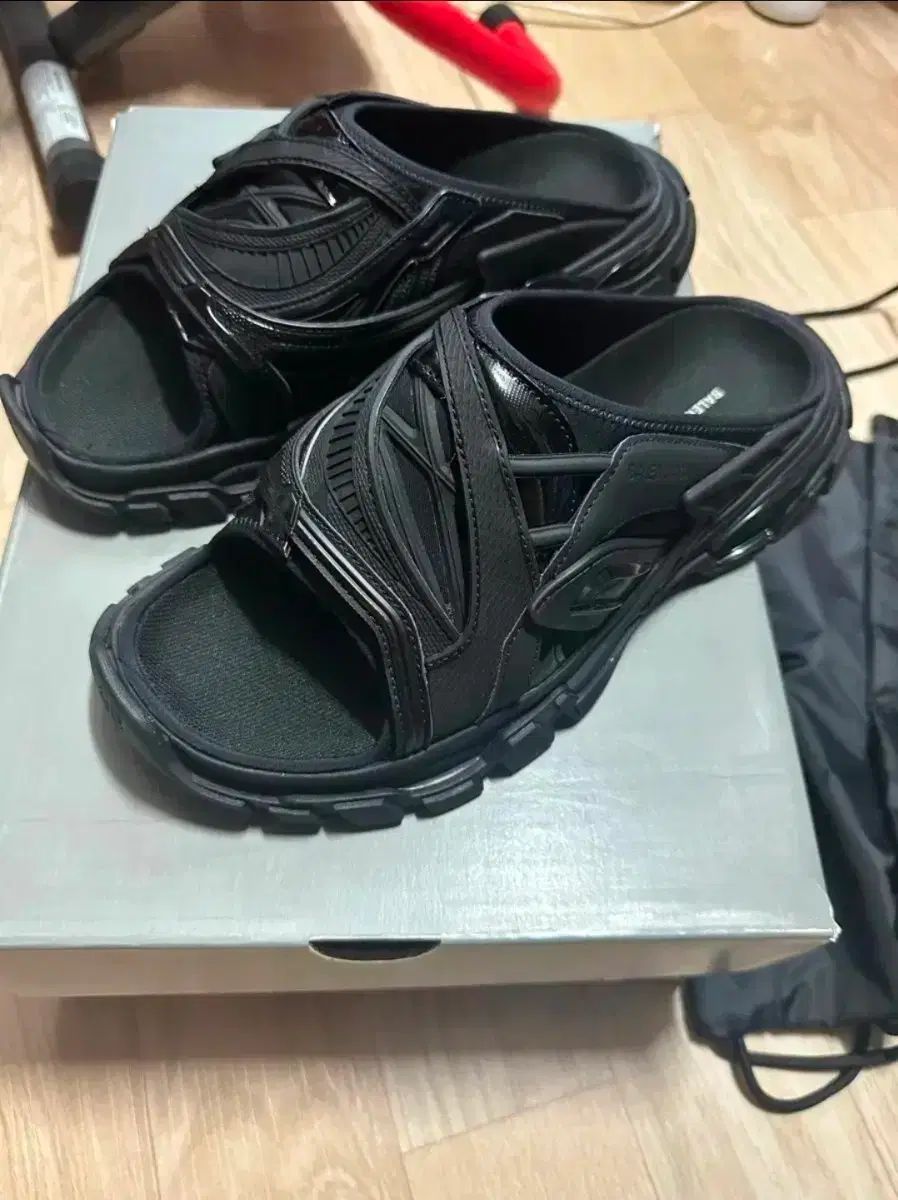バレンシアガ トラック スライド サイズ 42 - メルカリ