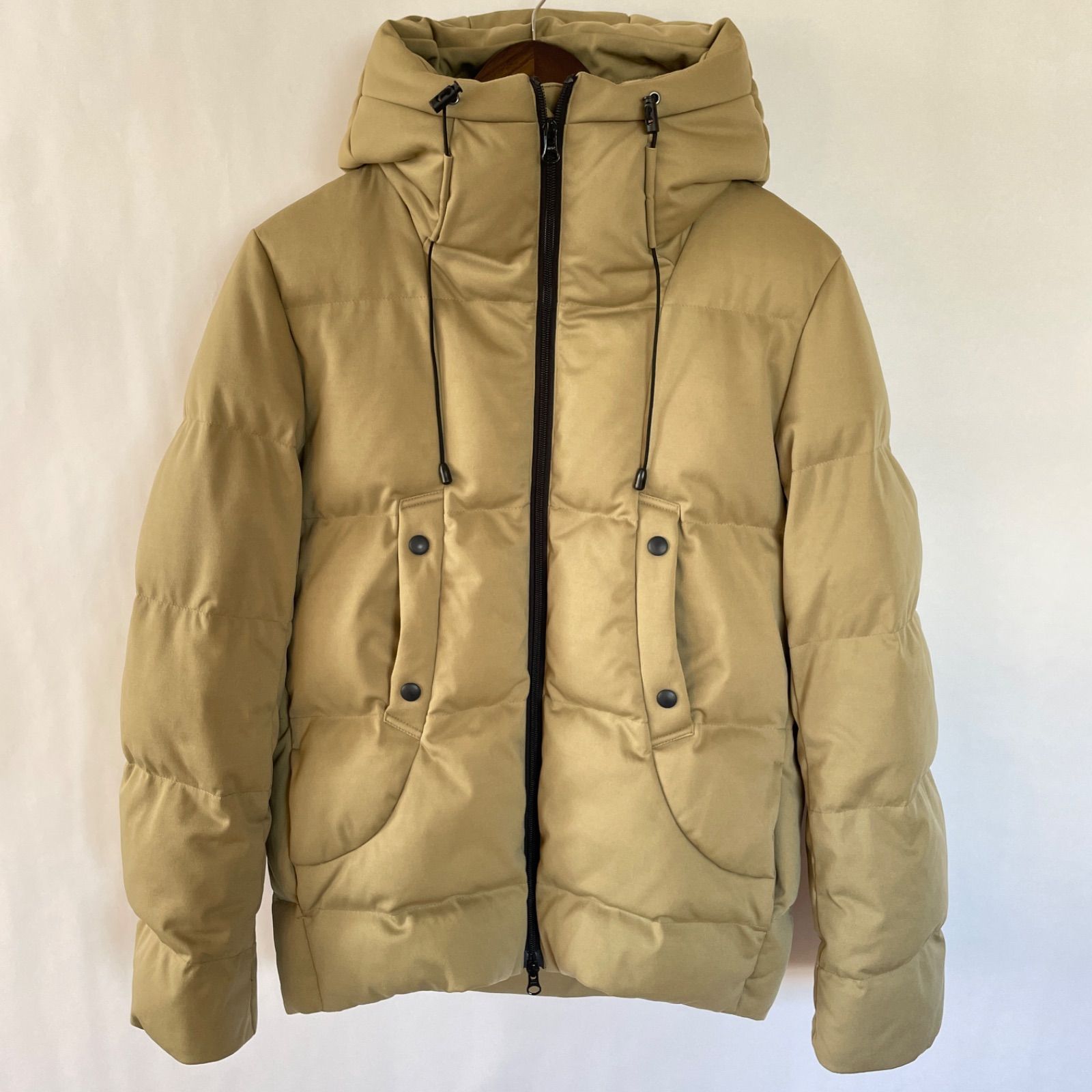 美品】ナノユニバース メンズ ダウンジャケット L ベージュ ボリューム 