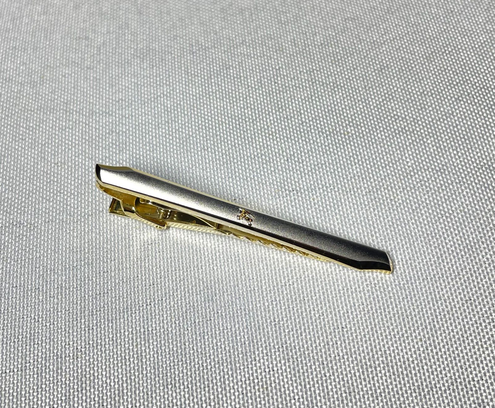 バーバリー ホースナイトロゴ 騎士デザイン 艶消しシルバー＆ゴールド