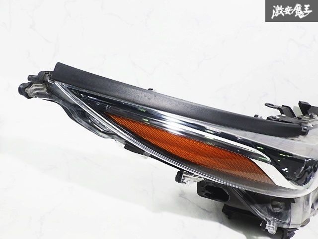 トヨタ 純正 ZVW52 プリウス PHV LED ヘッドライト ヘッドランプ 右